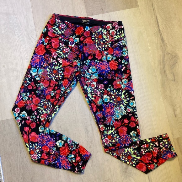 Calvin Klein Performance Ruched back Waist 7/8 Leggings - Size S - Picture 1 of 6